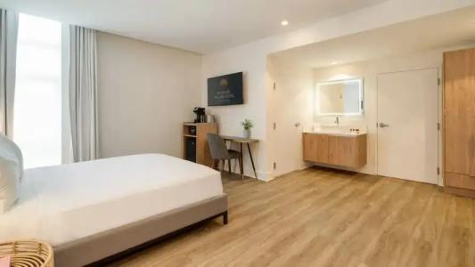 Kenmore Village, South Beach - 40