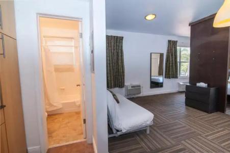 Ocean Reef Suites - 4