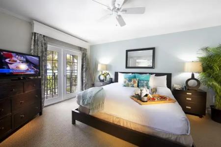 The Savoy & Beach Club - 2