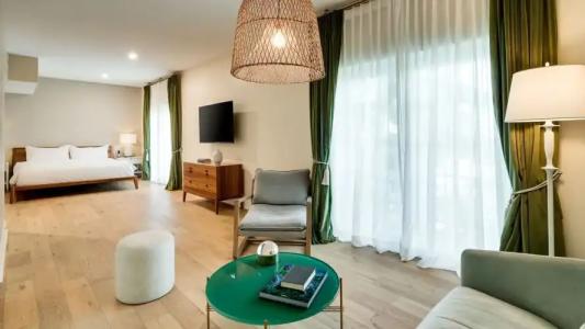 The Savoy & Beach Club - 53