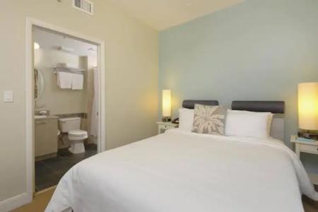 The Savoy & Beach Club - 7