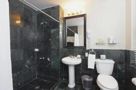 The Savoy & Beach Club - 12