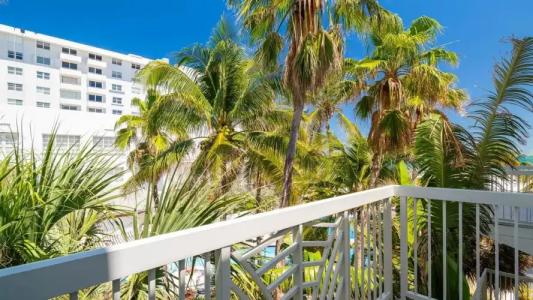 The Savoy & Beach Club - 54