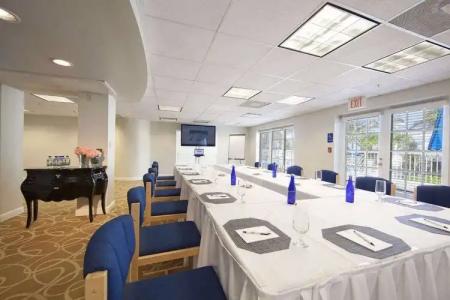 The Savoy & Beach Club - 22