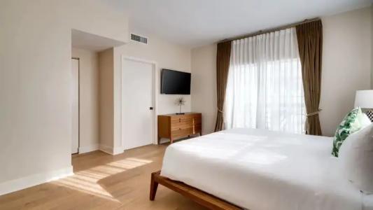 The Savoy & Beach Club - 72