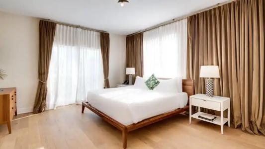 The Savoy & Beach Club - 70