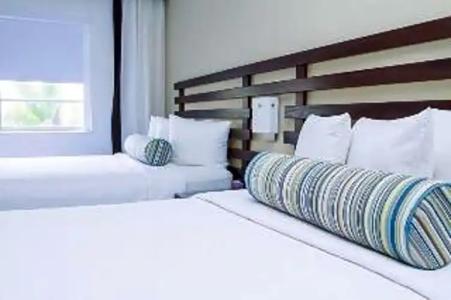 Dorchester & Suites - 22