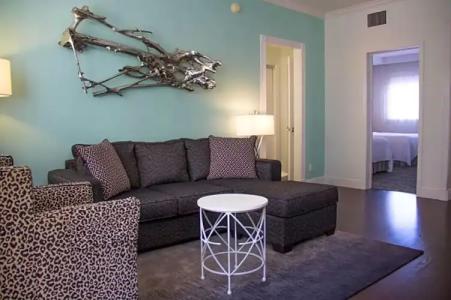 Dorchester & Suites - 63