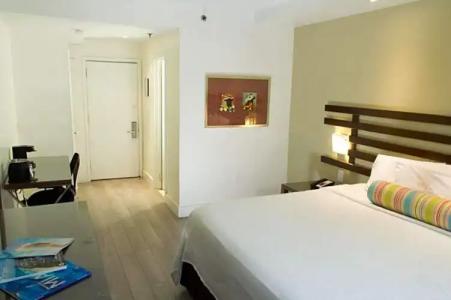 Dorchester & Suites - 31