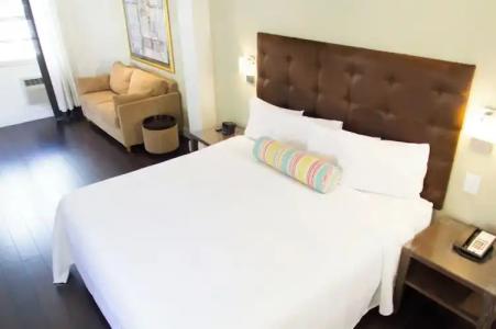 Dorchester & Suites - 35