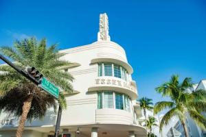 Essex House Hotel, Miami Beach
