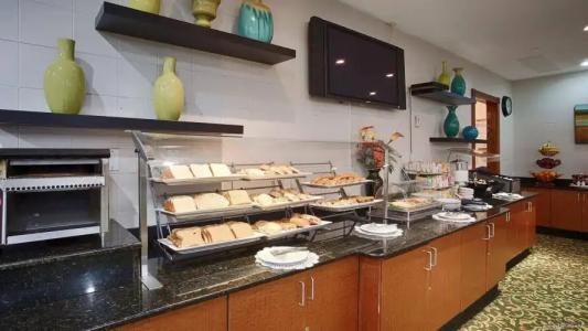 Best Western Plus Atlantic Beach Resort - 13