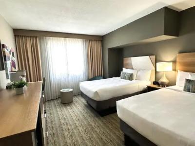 Best Western Plus Atlantic Beach Resort - 3