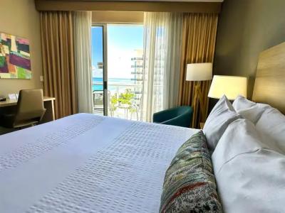 Best Western Plus Atlantic Beach Resort - 2