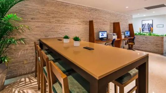 Best Western Plus Atlantic Beach Resort - 17