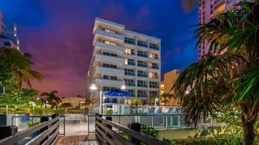 Best Western Plus Atlantic Beach Resort - 35