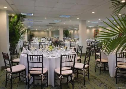 Best Western Plus Atlantic Beach Resort - 38