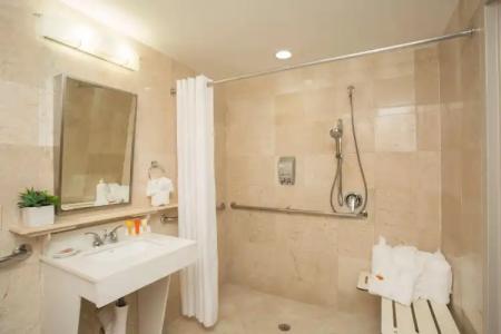 Best Western Plus Atlantic Beach Resort - 8