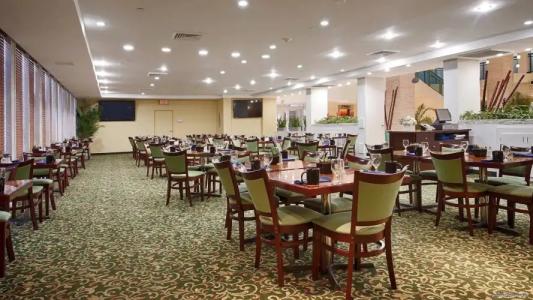 Best Western Plus Atlantic Beach Resort - 40