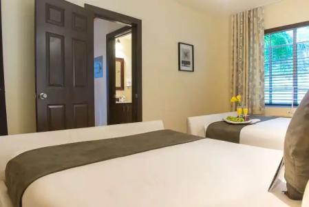 Tradewinds Apartment - 0