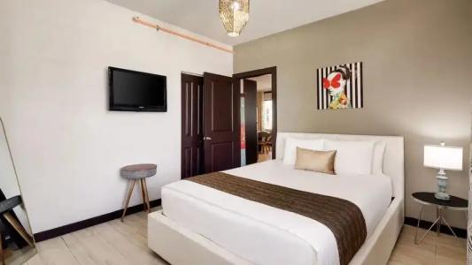 Tradewinds Apartment - 85