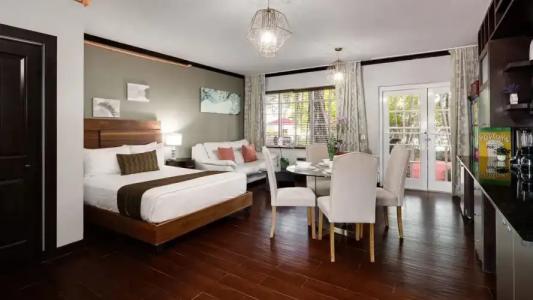 Tradewinds Apartment - 108