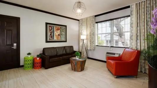 Tradewinds Apartment - 81