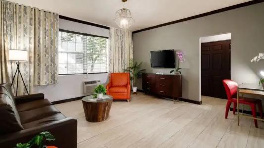 Tradewinds Apartment - 79