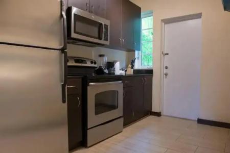 Tradewinds Apartment - 16