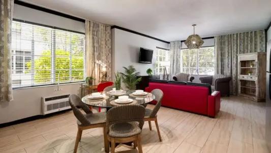 Tradewinds Apartment - 112