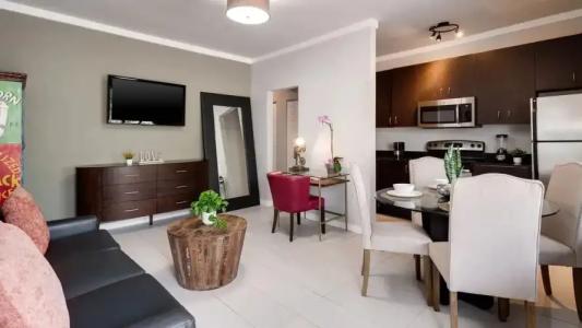 Tradewinds Apartment - 98