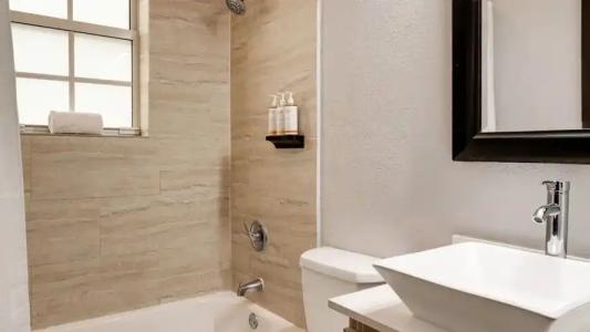 Tradewinds Apartment - 84