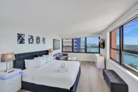 The Alexander Periwinkle - 700