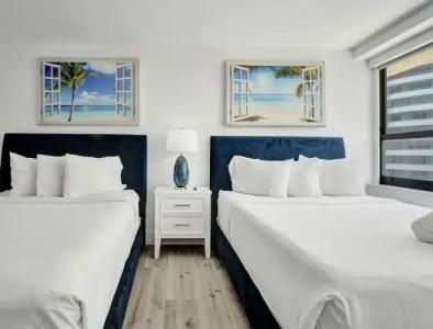 The Alexander Periwinkle - 215