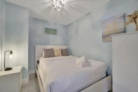 The Alexander Periwinkle - 568