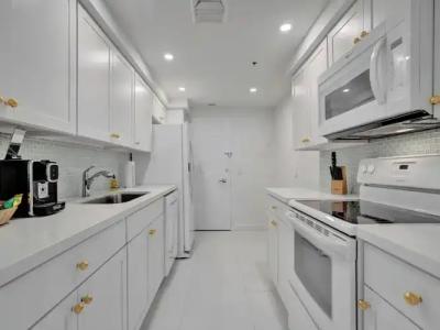 The Alexander Periwinkle - 687