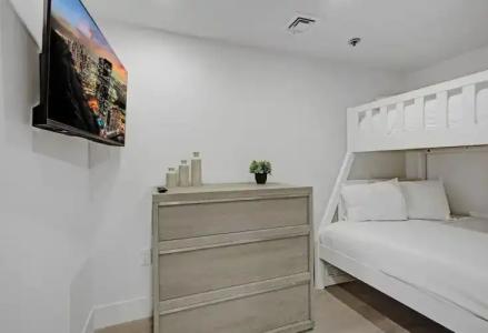 The Alexander Periwinkle - 582