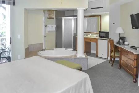 Cypress Pointe Grande Villas - 6