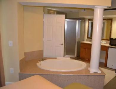 Cypress Pointe Grande Villas - 8