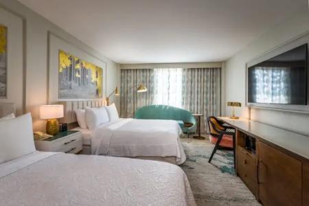 Castle, Autograph Collection - 18