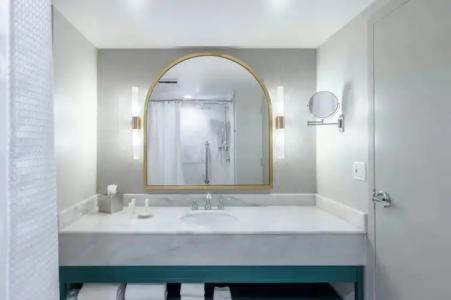 Castle, Autograph Collection - 25