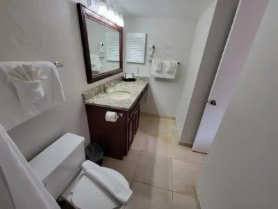 Parc Corniche Condominium Suite - 8