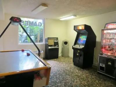 Monumental Movieland - 12