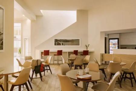 The Point & Suites Universal - 34