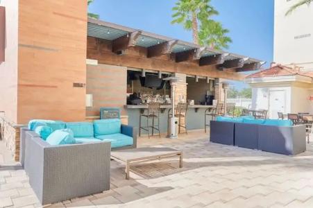 The Point & Suites Universal - 7