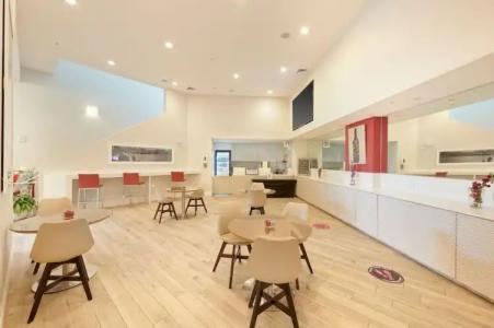 The Point & Suites Universal - 9