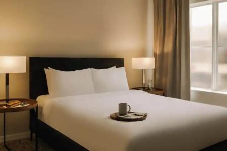 The Point & Suites Universal - 72