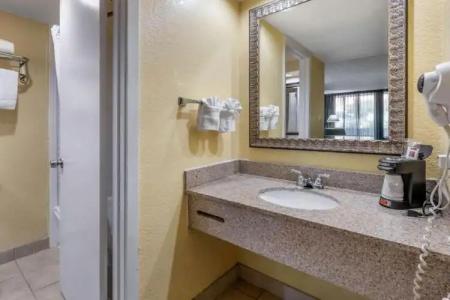 Clarion Inn Orlando International Drive - Icon Park - 36