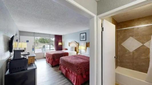 Days Inn by Wyndham Orlando Downtown - 24