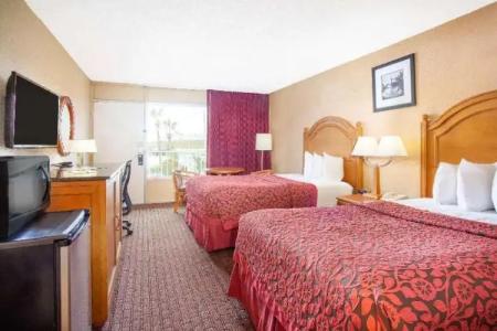 Days Inn by Wyndham Orlando Downtown - 33